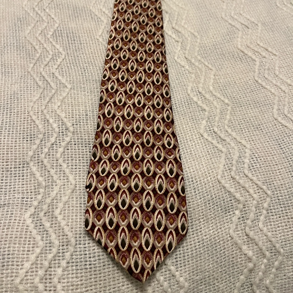 744 Hunting Horn Burgundy  Green Design Tie